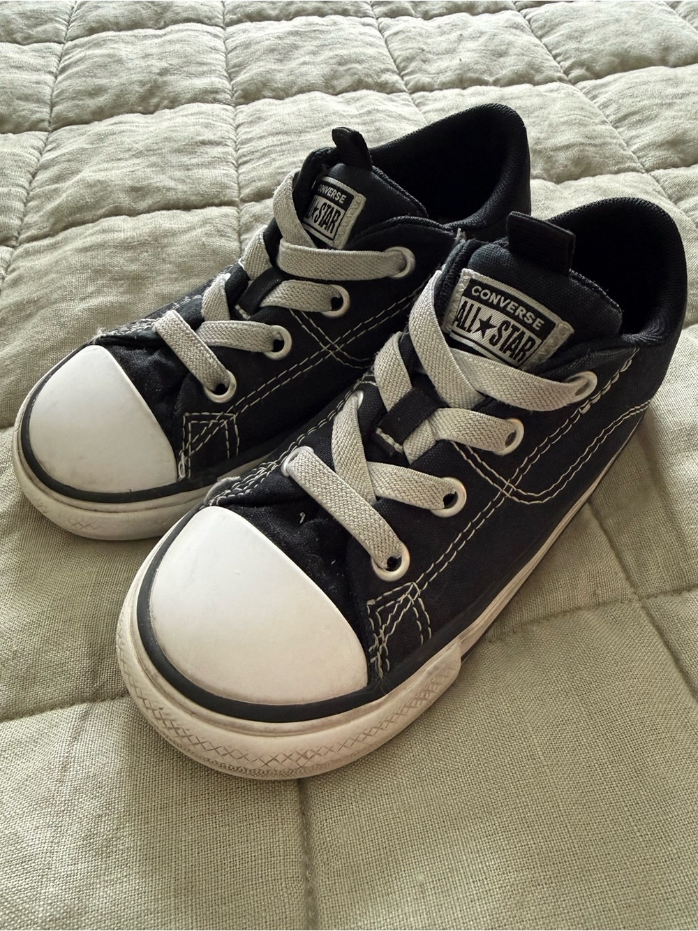 Converse All Star Low Top Sneakers Black White Boys Size 10 Toddler Kids